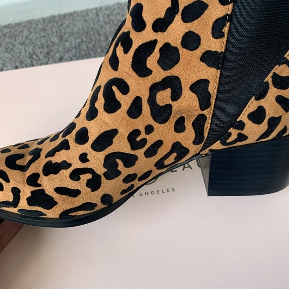 🌻Free w/ $15 Puchase 🖤 Chinese Laundry Leopard Print Booties 🐆 - Picture 9 of 10